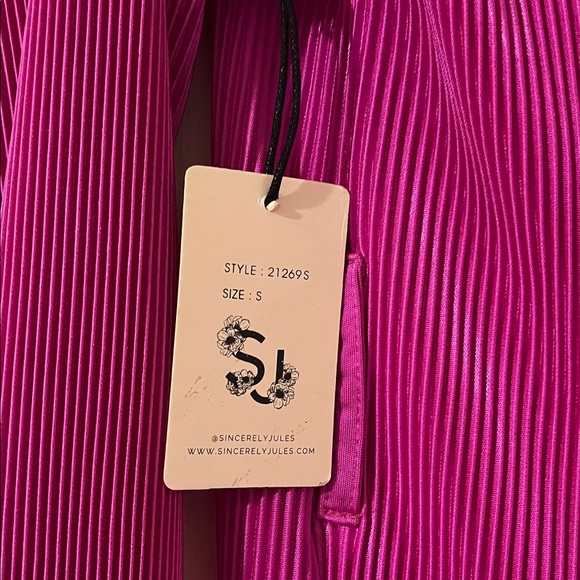 Sincerely Jules Fuchsia Pleated Dress - Picture 11 of 13